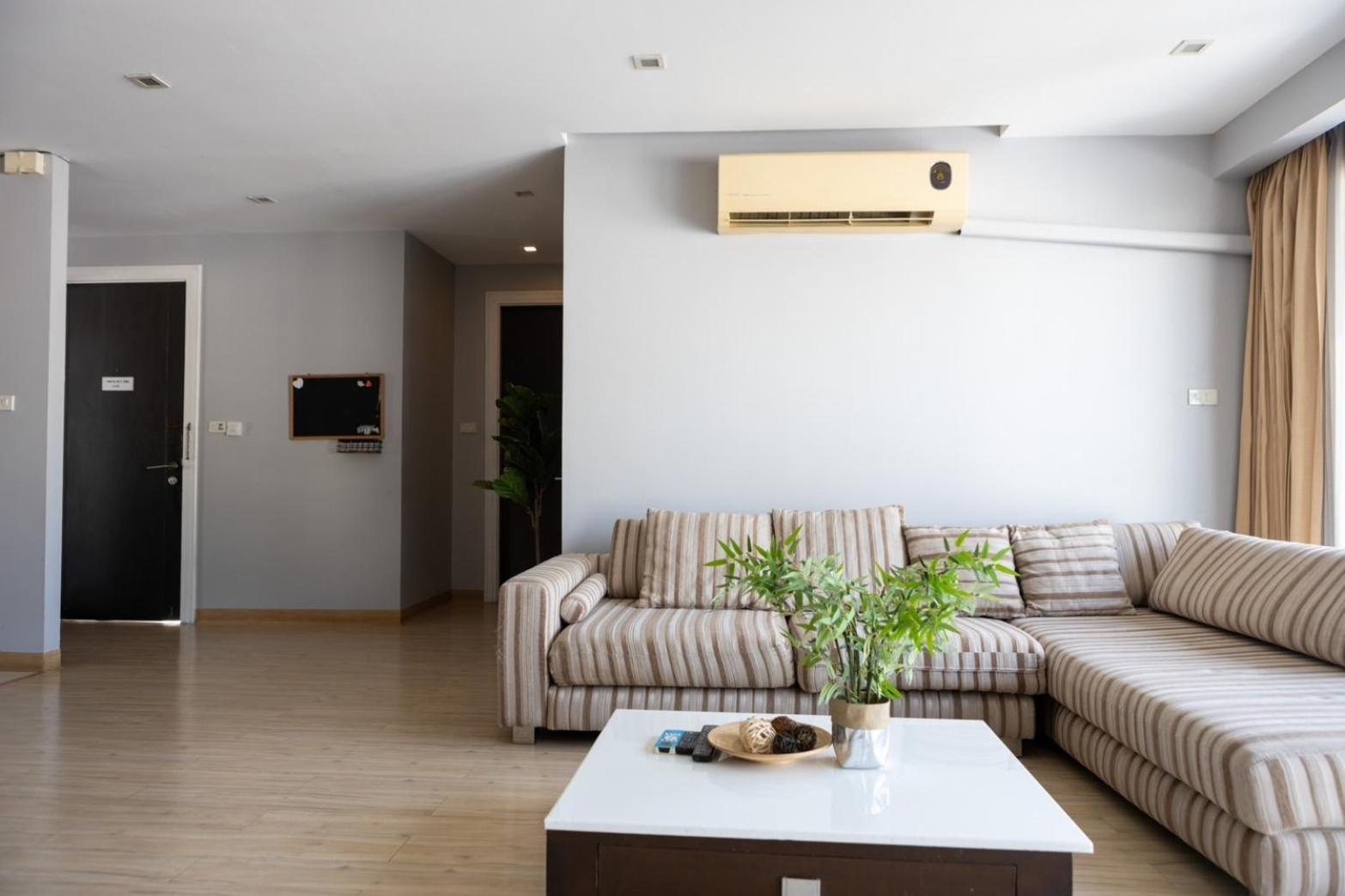P Villa Lamoon Thonglor Bangkok Exteriör bild