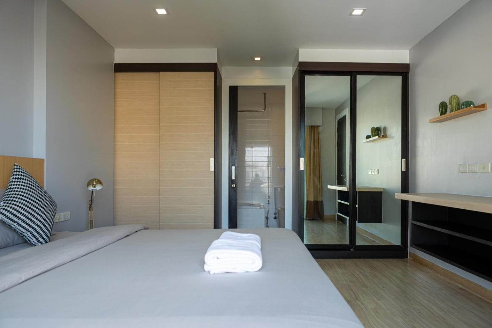 P Villa Lamoon Thonglor Bangkok Exteriör bild